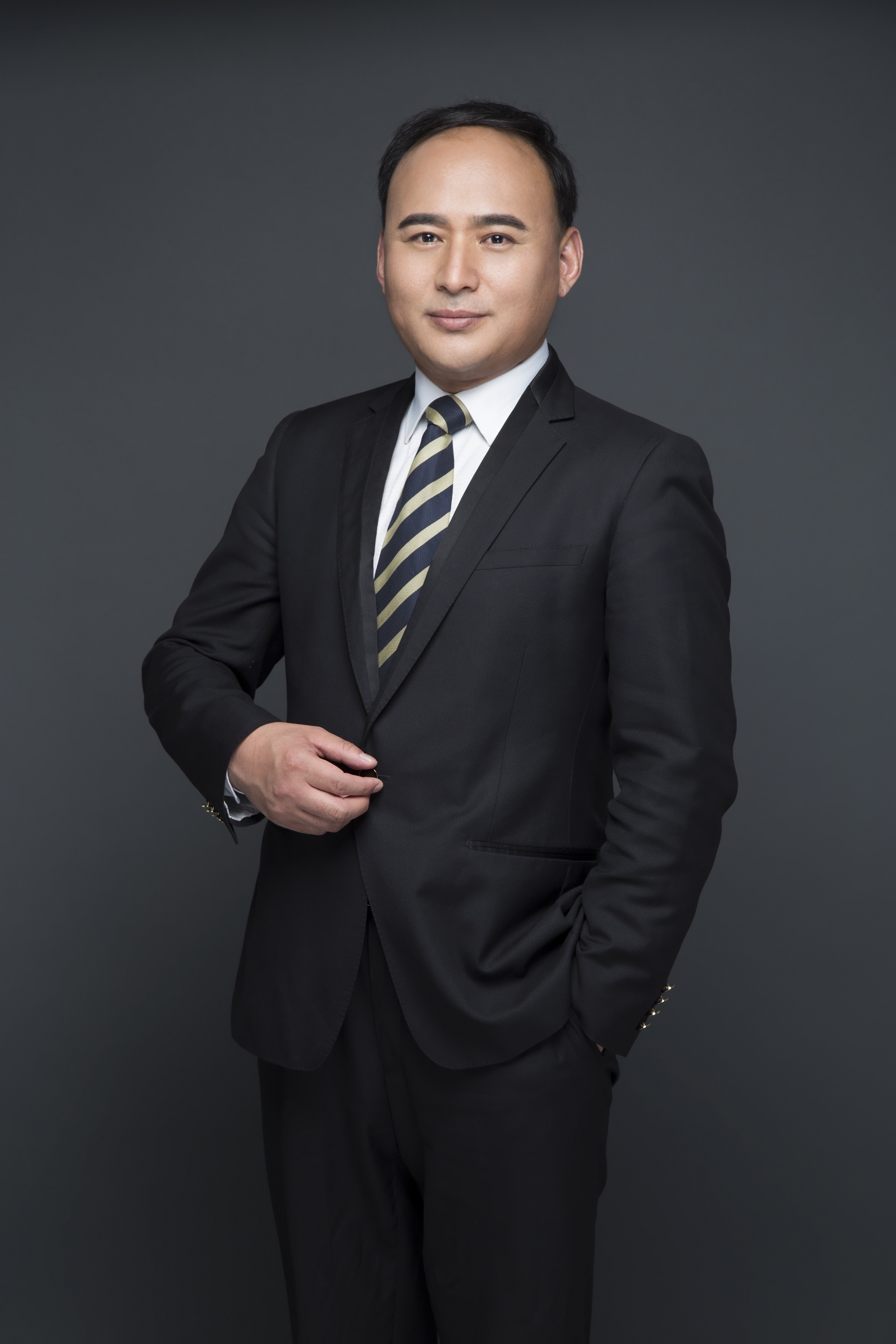 温燕达 跟组制片负责人